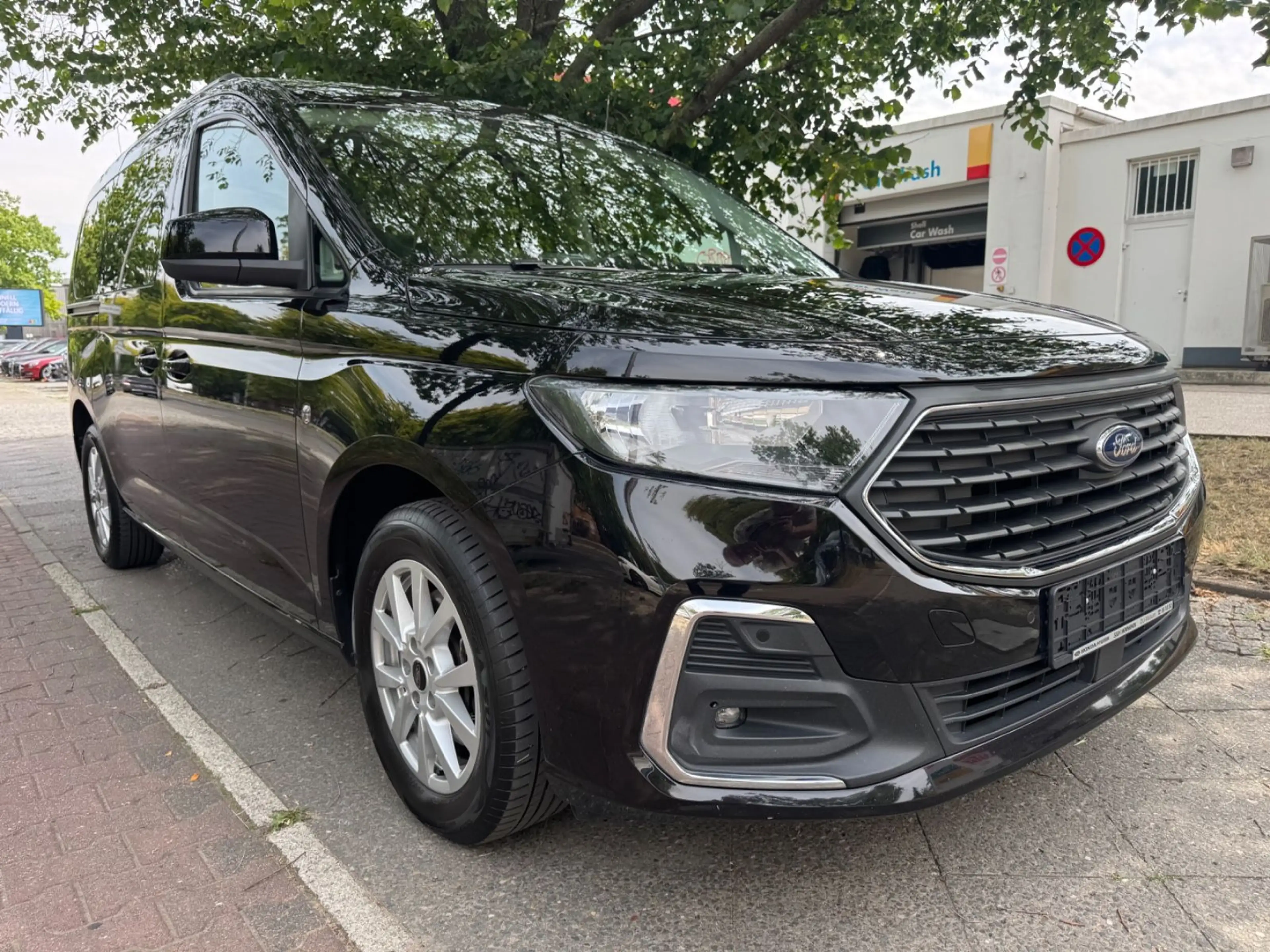 Ford Grand Tourneo Connect Titanium — photo 5