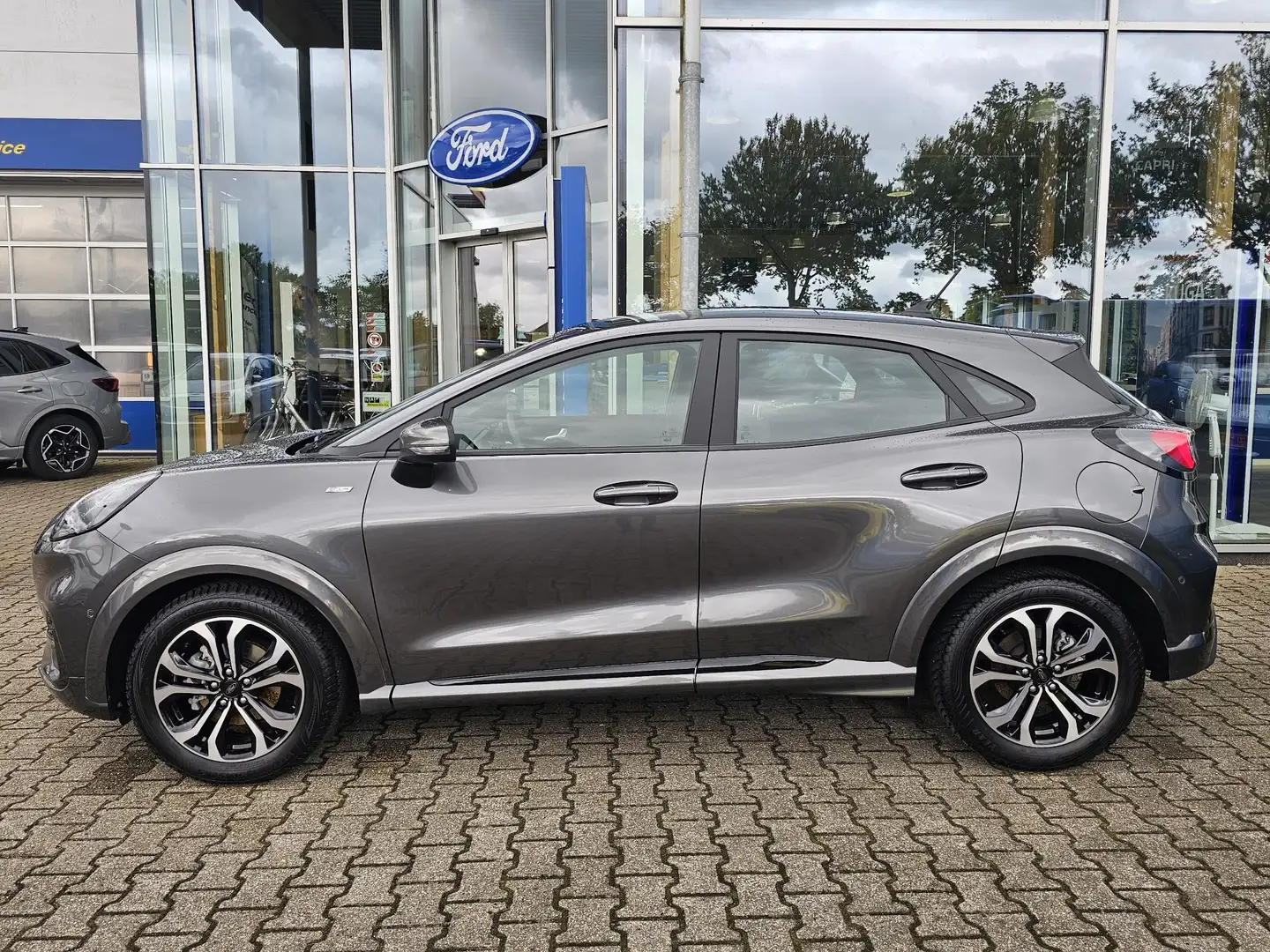 Ford Puma 1.0 EcoBoost Hybrid ST-Line X 155 pk | Schuif-kant Grijs - 2