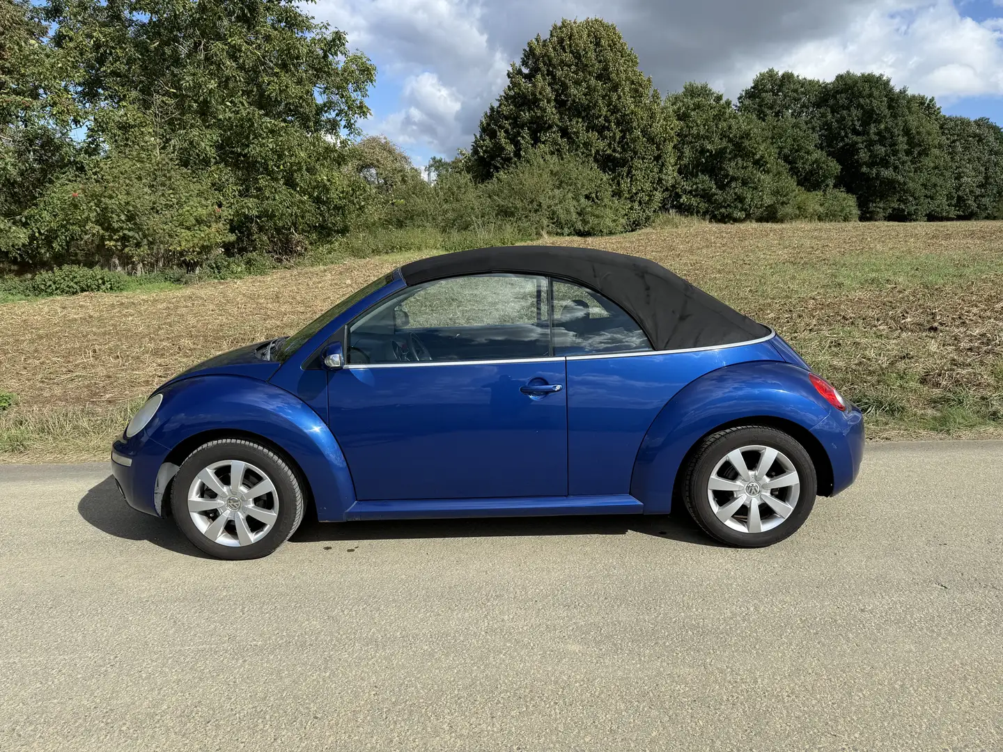 Volkswagen New Beetle Cabriolet 2.0 Blau - 2