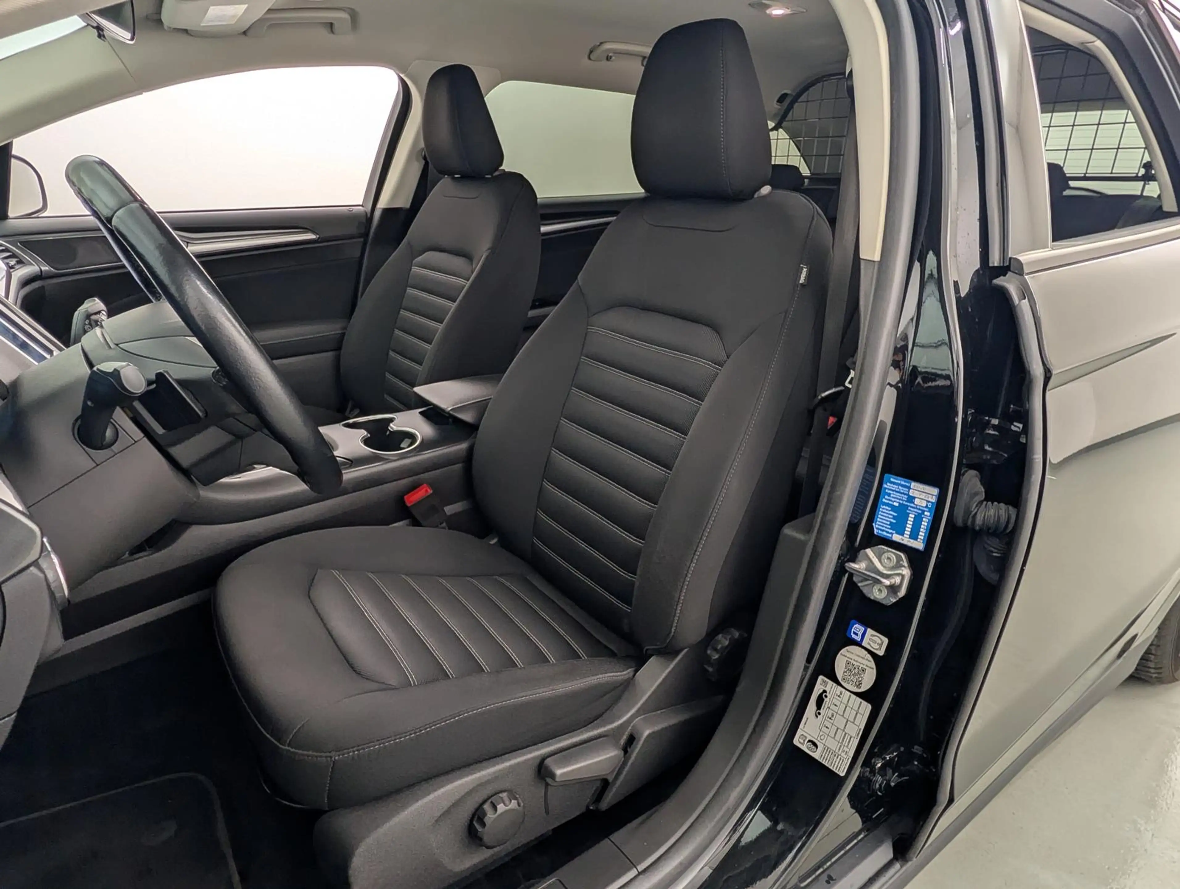 Ford Mondeo Turnier 1.5 EcoB Aut Business Ed. SHZ+GJR — photo 10