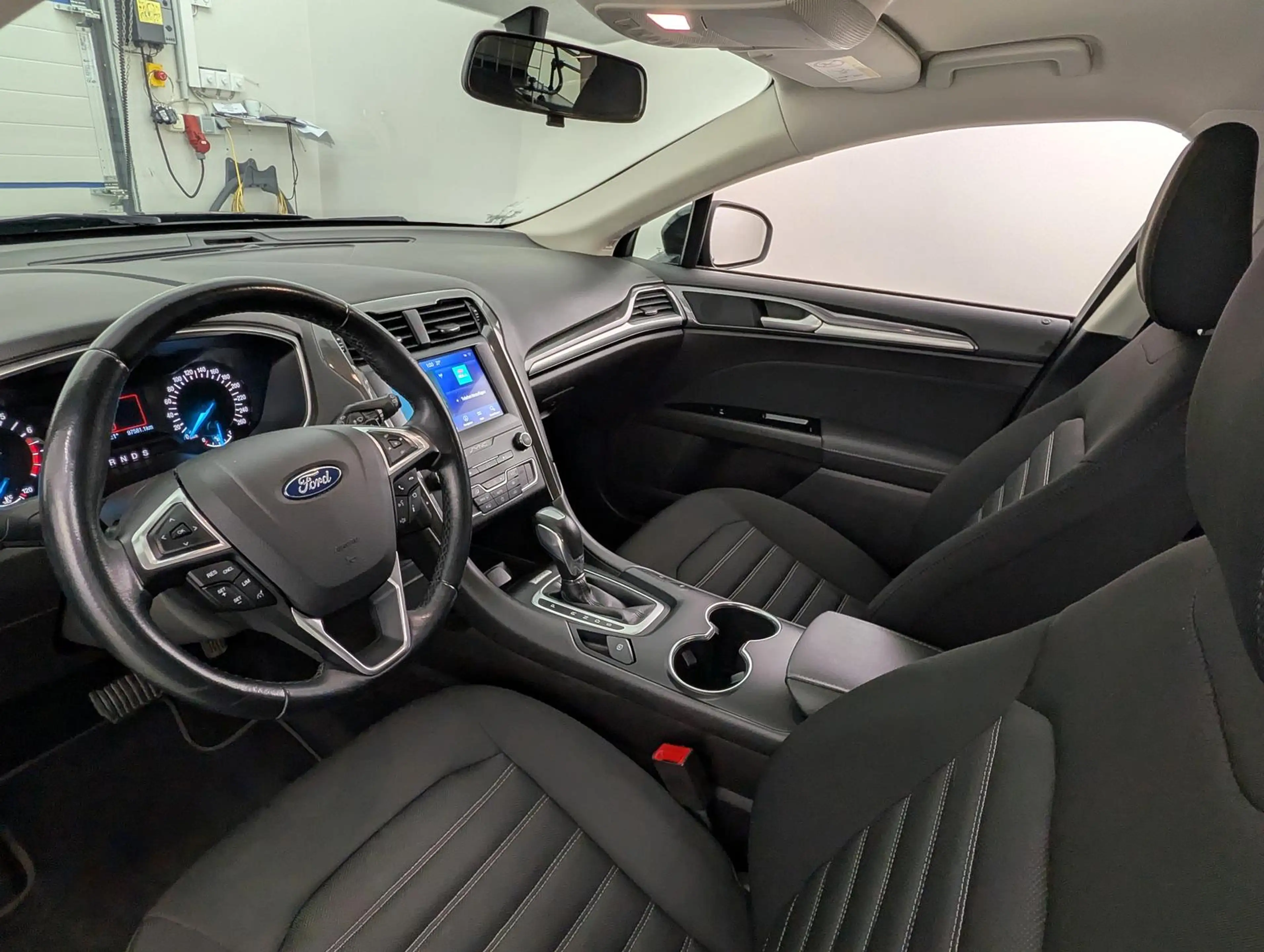 Ford Mondeo Turnier 1.5 EcoB Aut Business Ed. SHZ+GJR — photo 15
