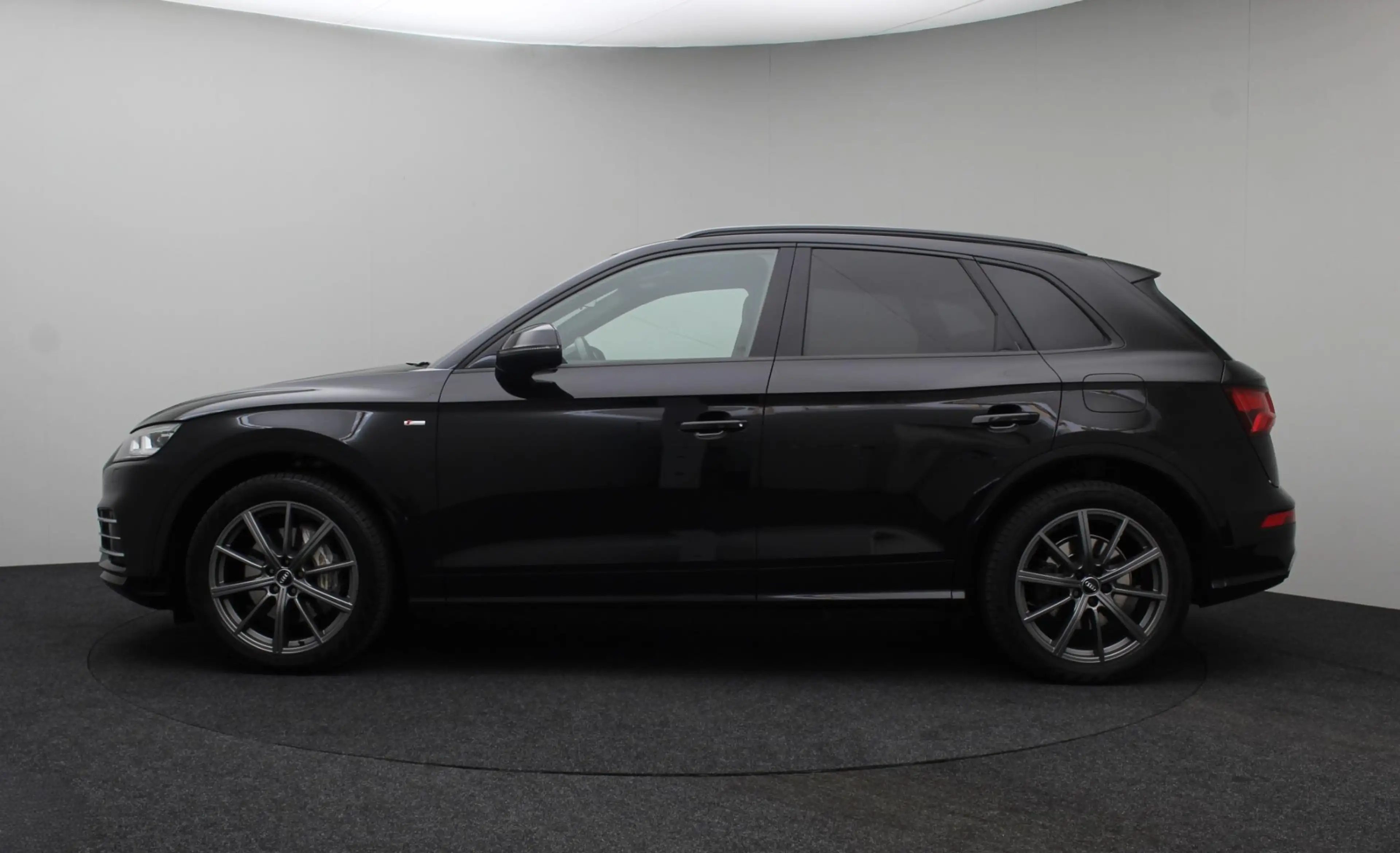 Audi Q5 55 TFSI e quattro Competition 2019 S-Line | Ledere — photo 5