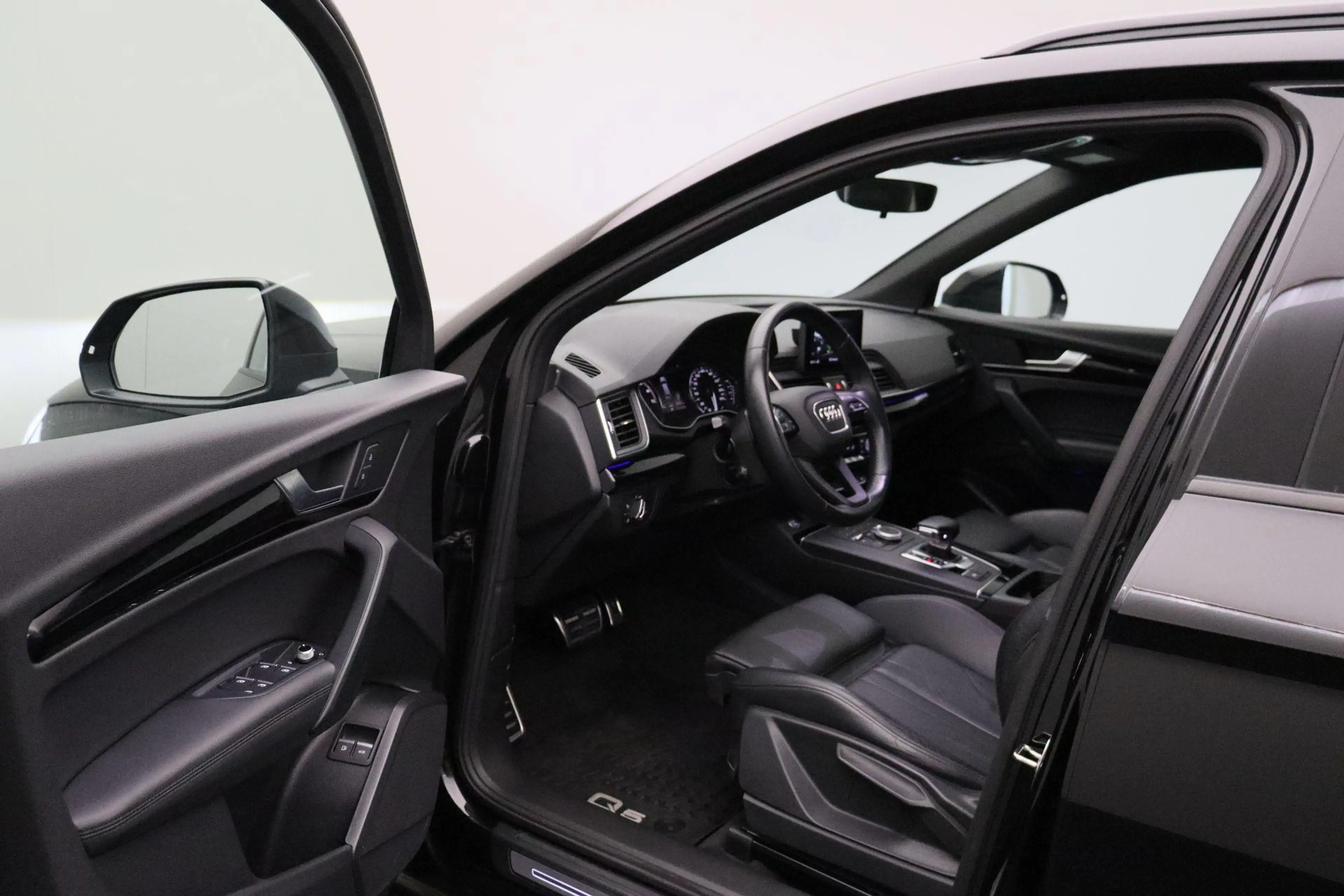 Audi Q5 55 TFSI e quattro Competition 2019 S-Line | Ledere — photo 2