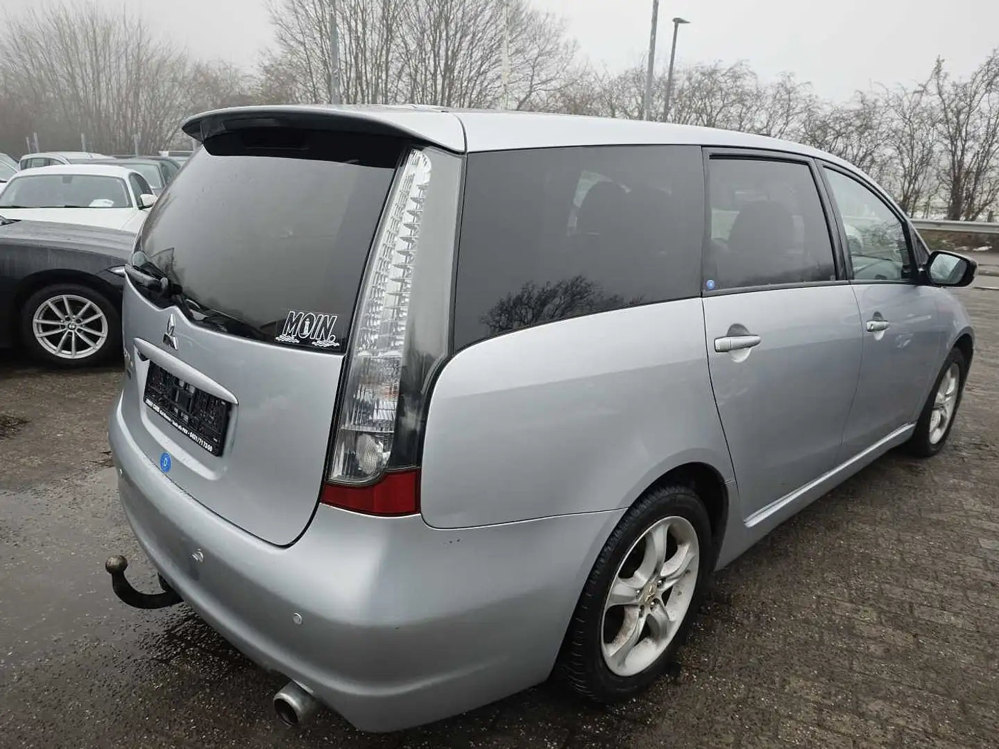 Mitsubishi Grandis 2.4 Invite Silber - 2