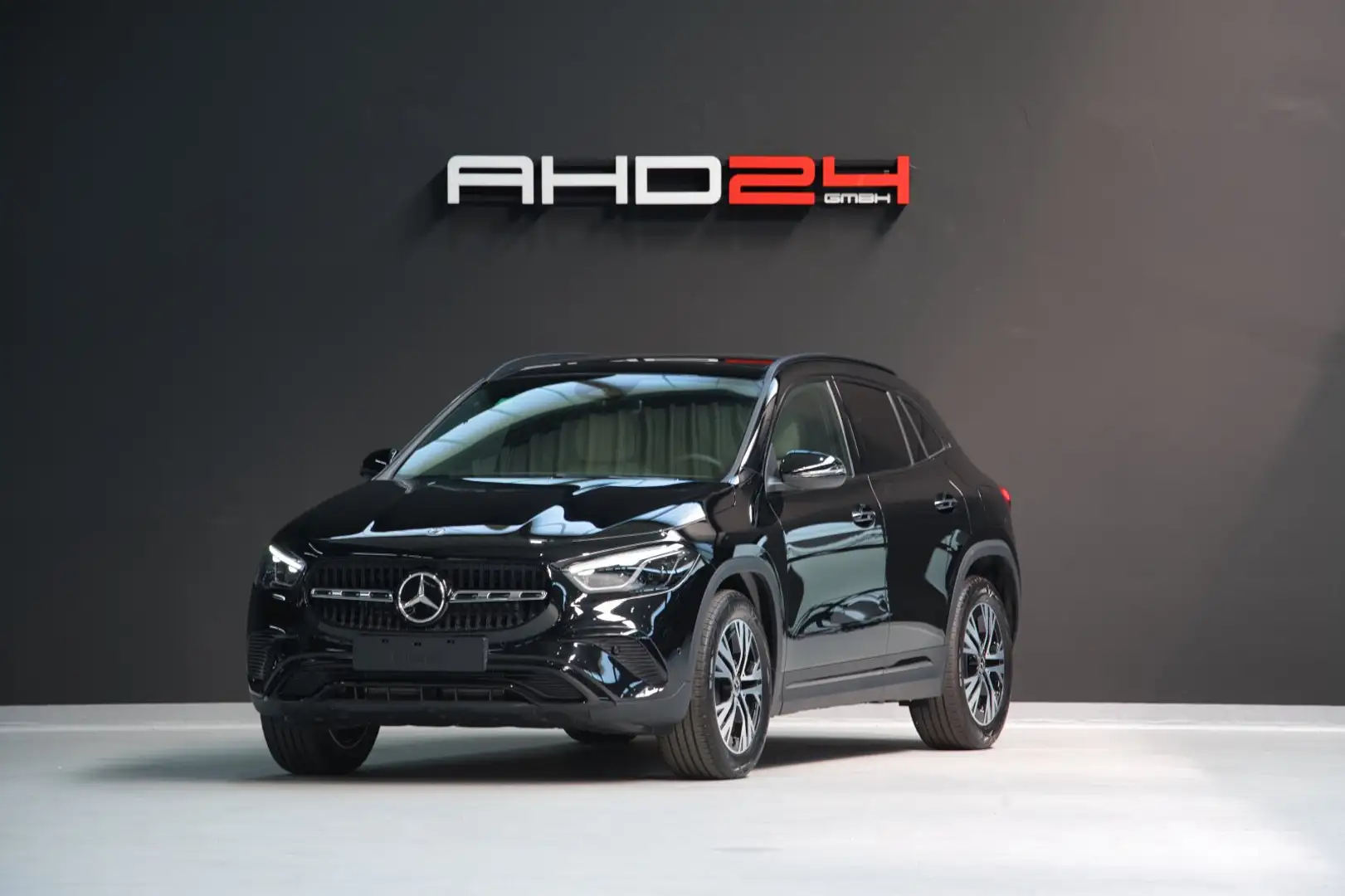 Mercedes-Benz GLA 250 GLA 250e SUV PANORAMA MULTIBEAM KEYLESS MEMORY Negru - 1