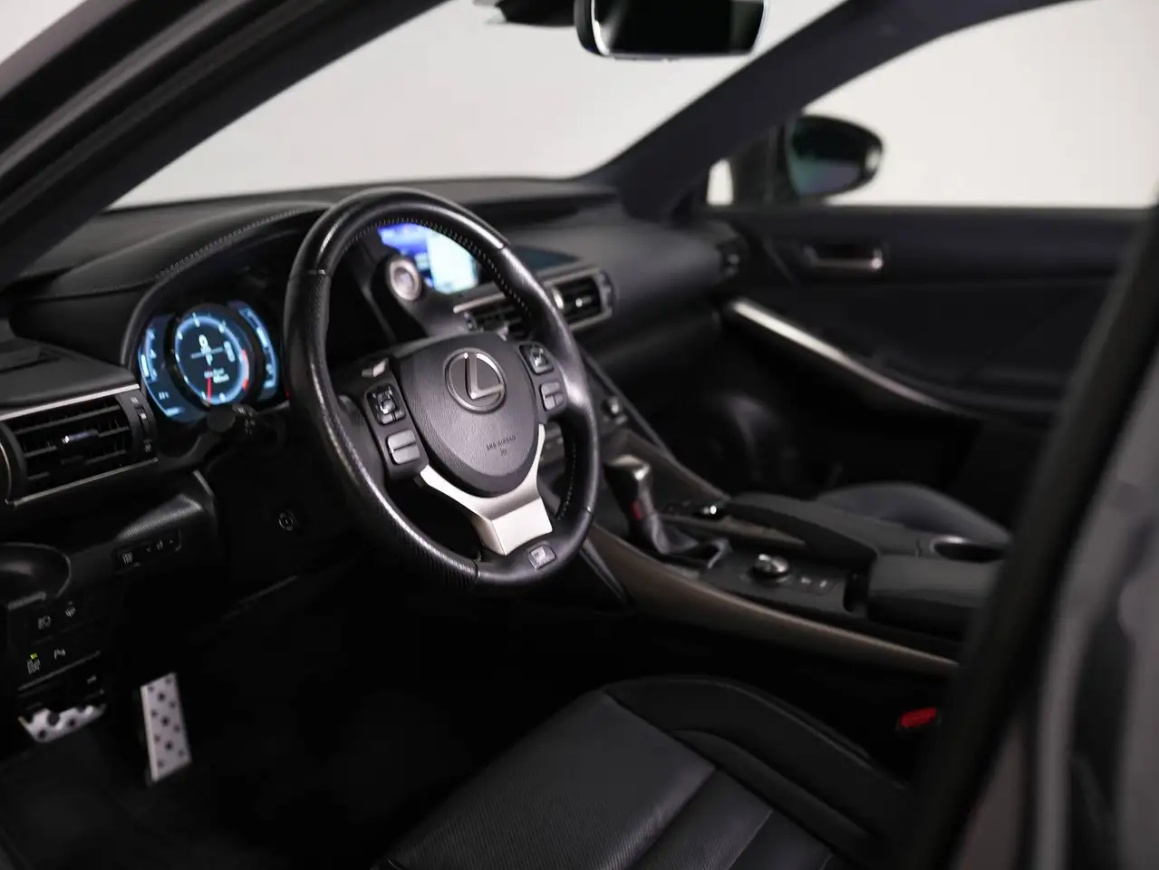 Lexus IS снимка Lexus IS
