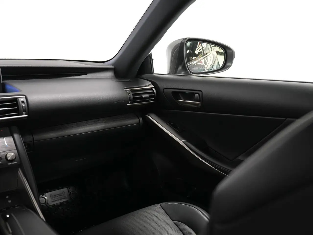 Lexus IS снимка Lexus IS