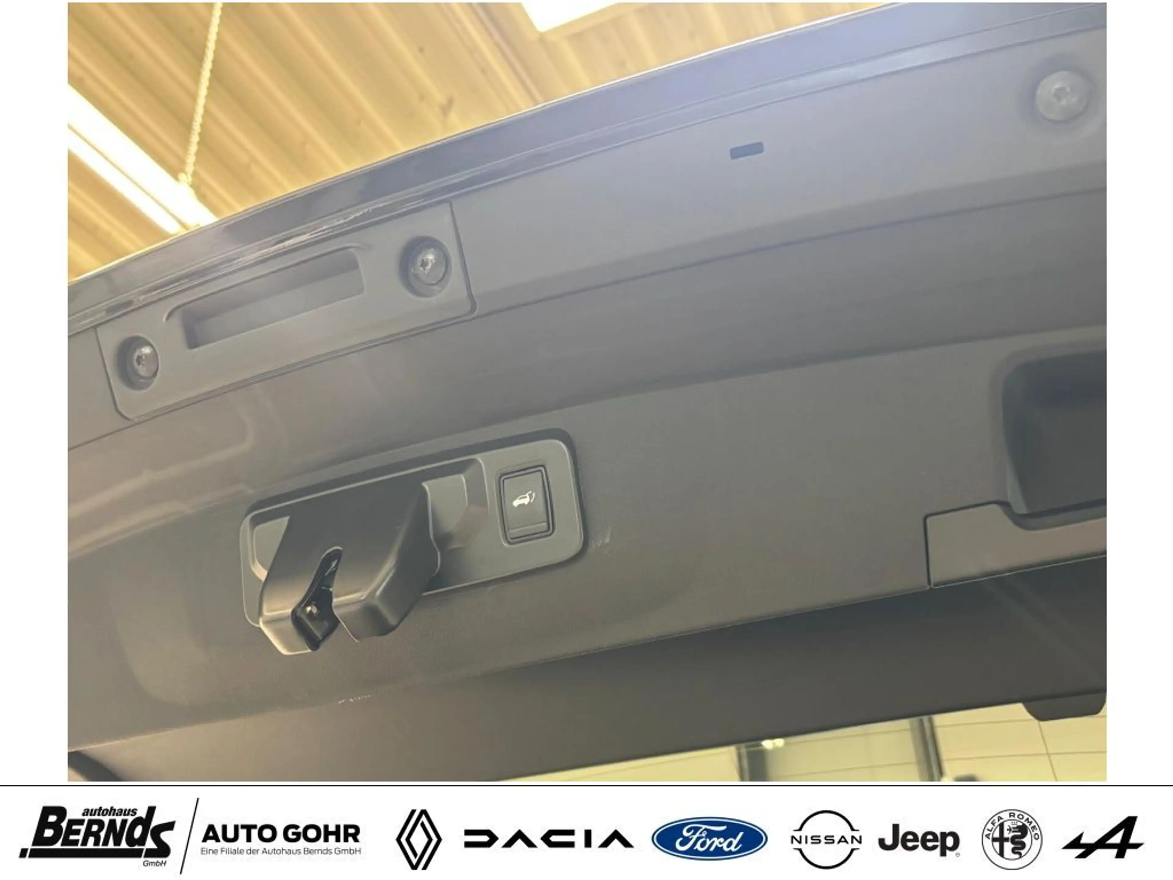 Renault Rafale E-Tech Hyper Plug-in Hybrid 300 4x4 Atelier Alpine — photo 8