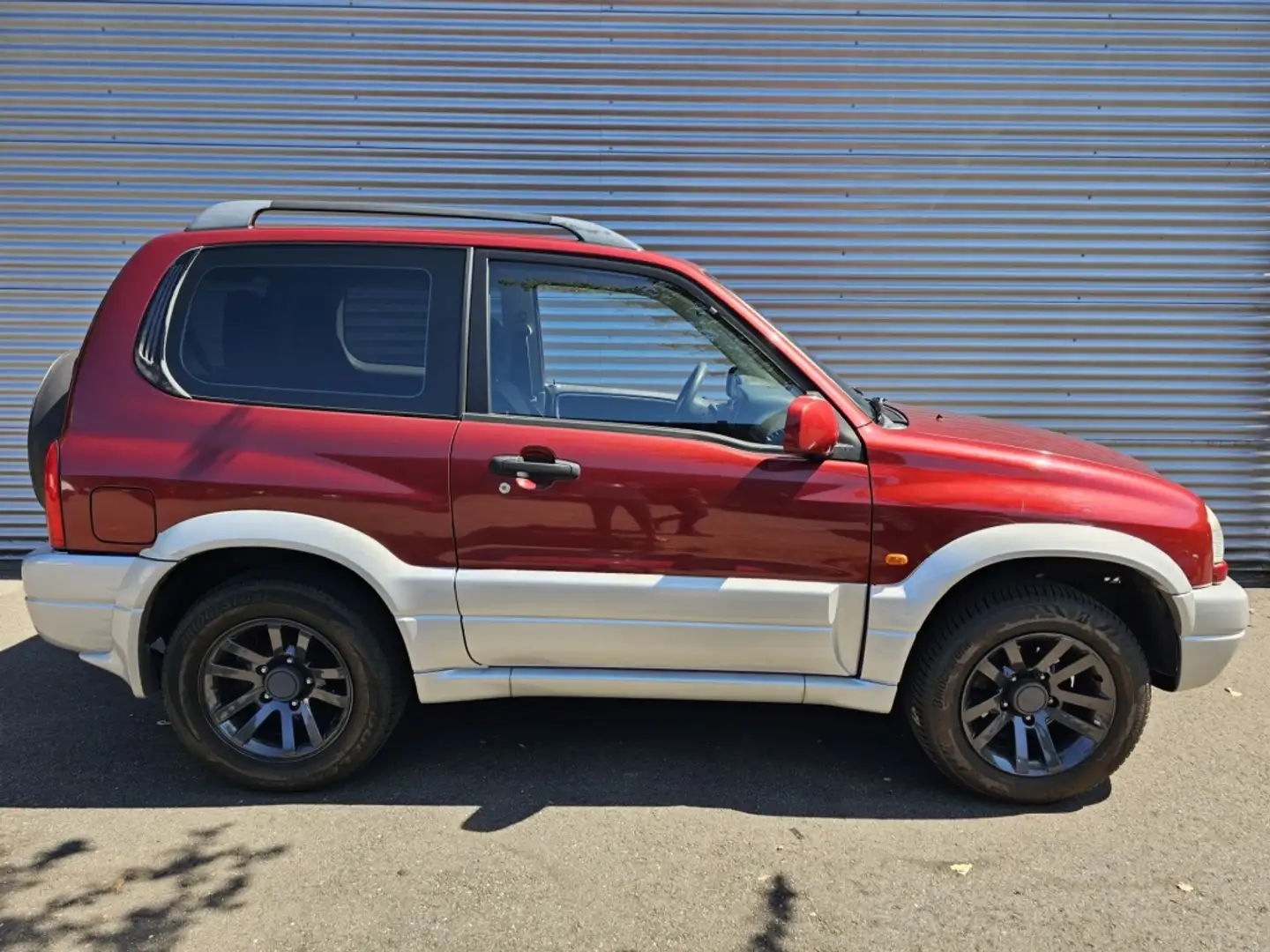 Suzuki Grand Vitara 1.6 Metal Top Wide B Rood - 1