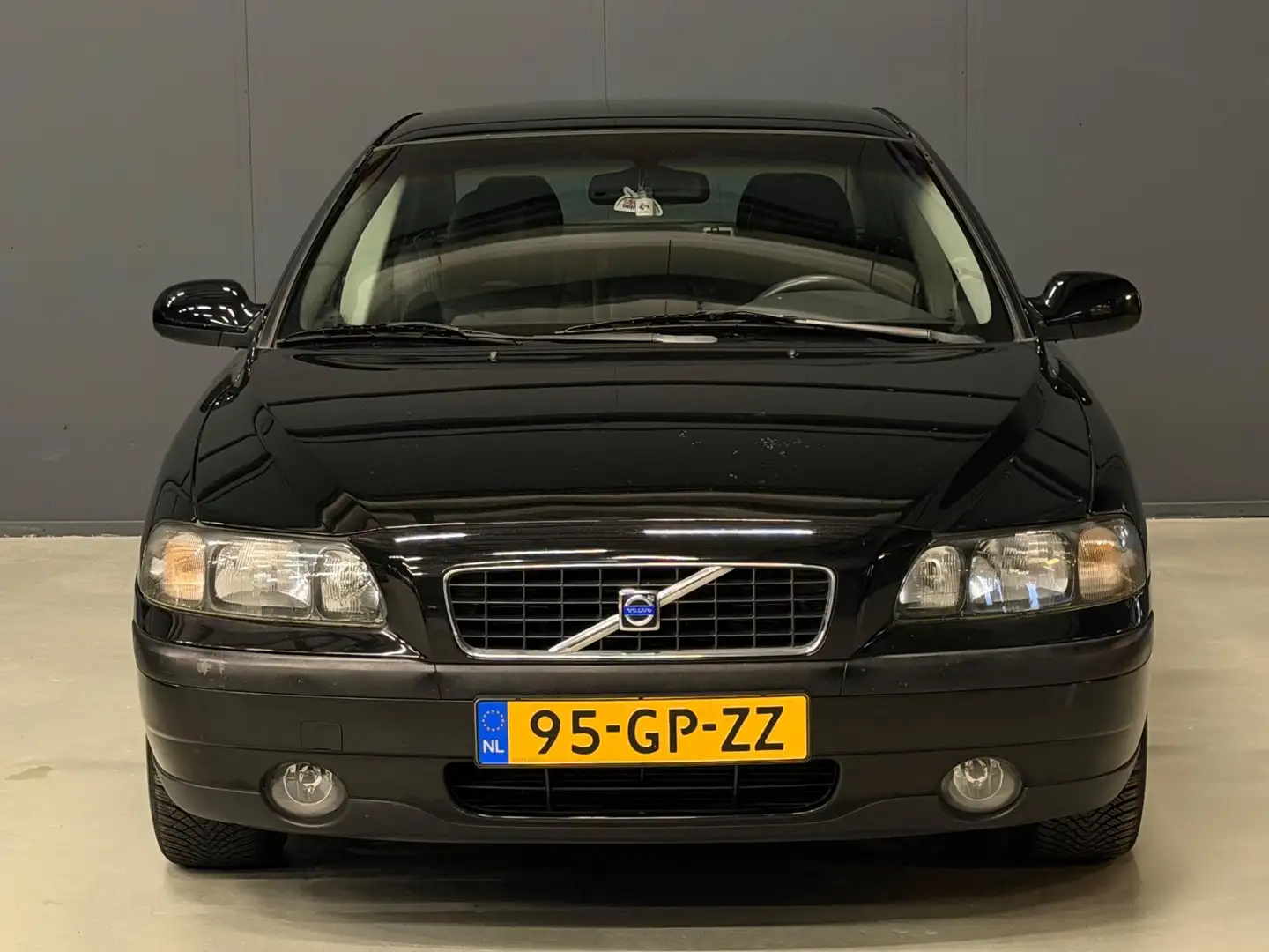 Volvo S60 2.4 AUTOMAAT 170 PK CRUISE/AIRCO/HALF-LEDER | NETT Schwarz - 2