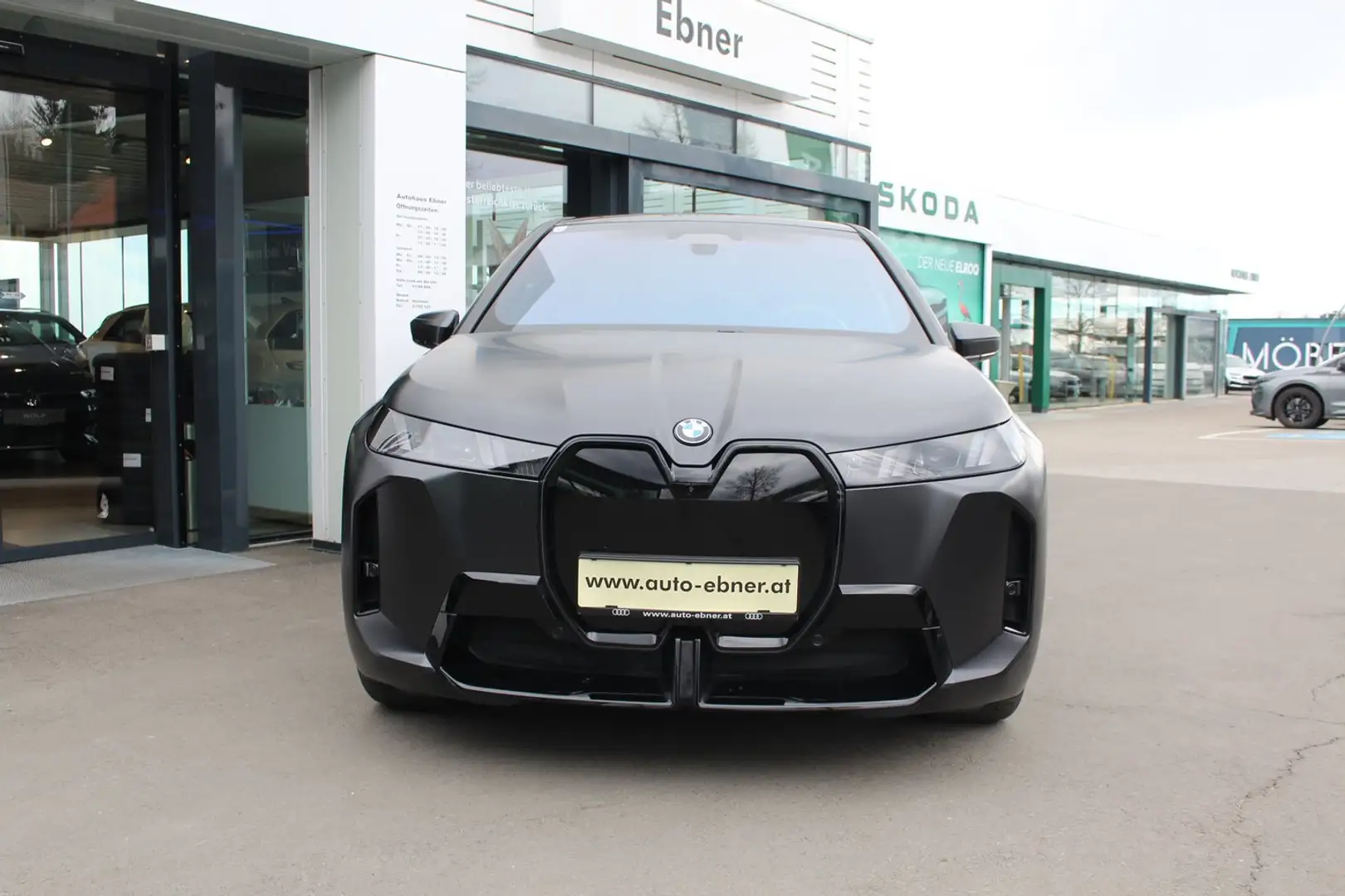 BMW iX 60 xDrive M Sport Grau - 2