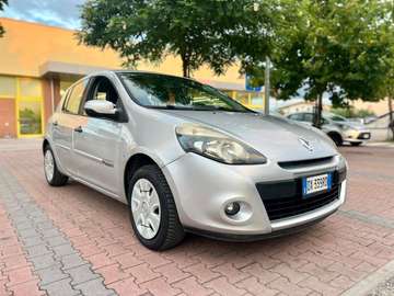 Clio Grand Tour 1.2 Authentique Authentique