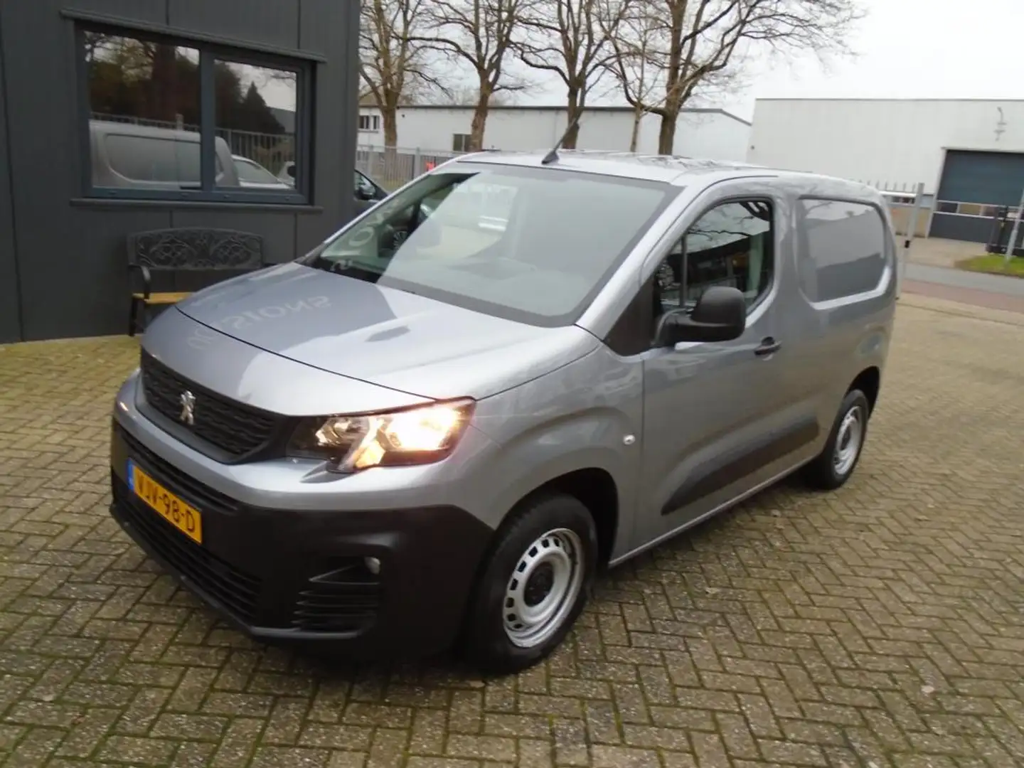 Peugeot Partner 1.5 BlueHDI Premium Gris - 2