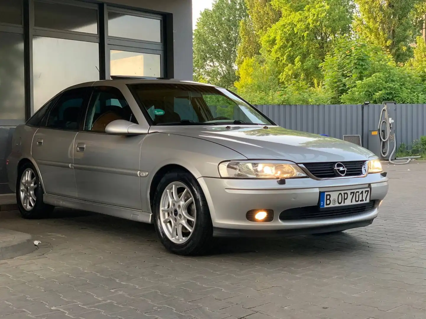 Opel Vectra 2.0 Comfort Grijs - 1