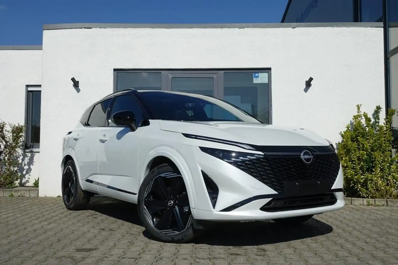 Nissan Qashqai N-Design Xtronic KomfortPaket+/BOSE/Pano Weiß - 1