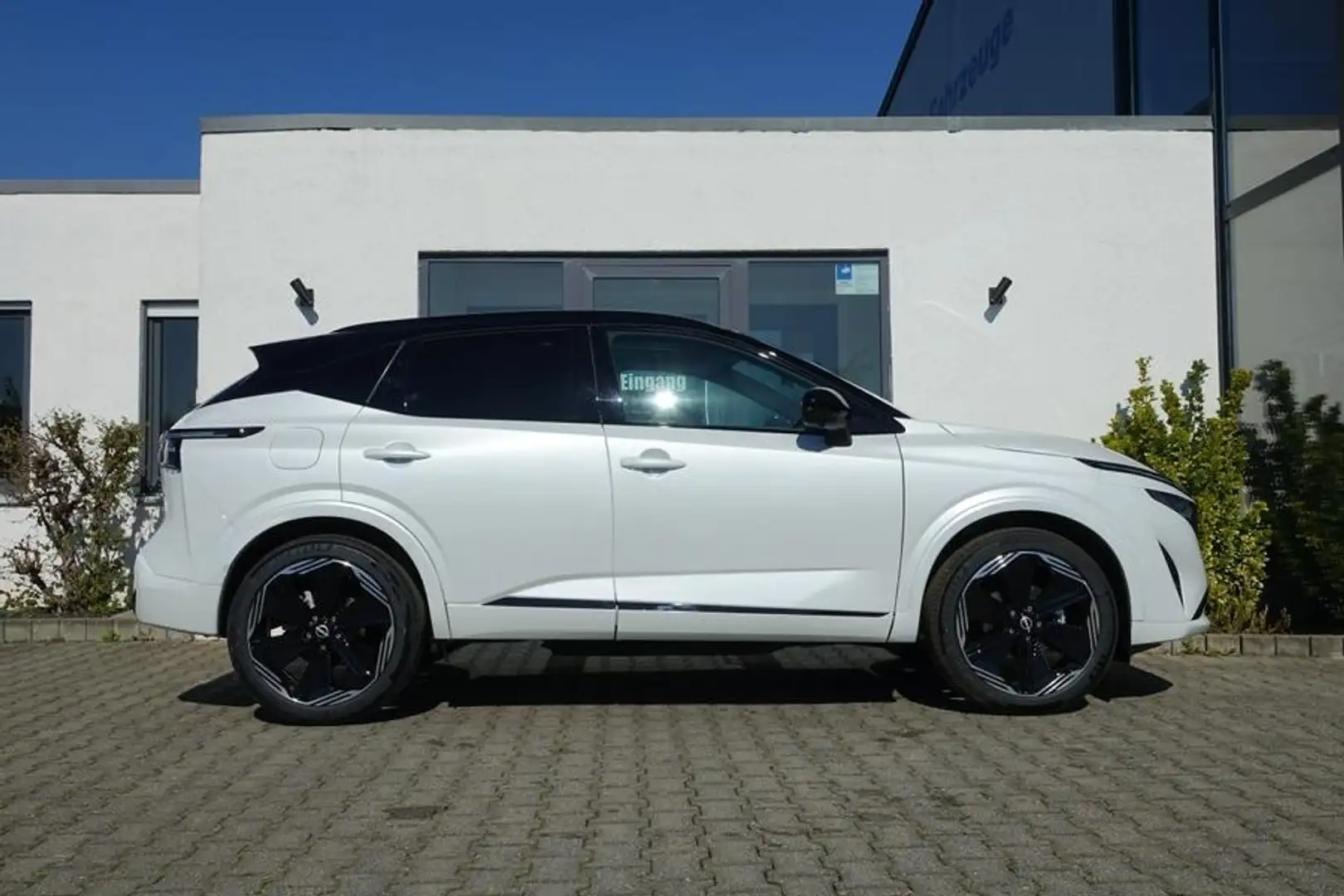 Nissan Qashqai N-Design Xtronic KomfortPaket+/BOSE/Pano Weiß - 2