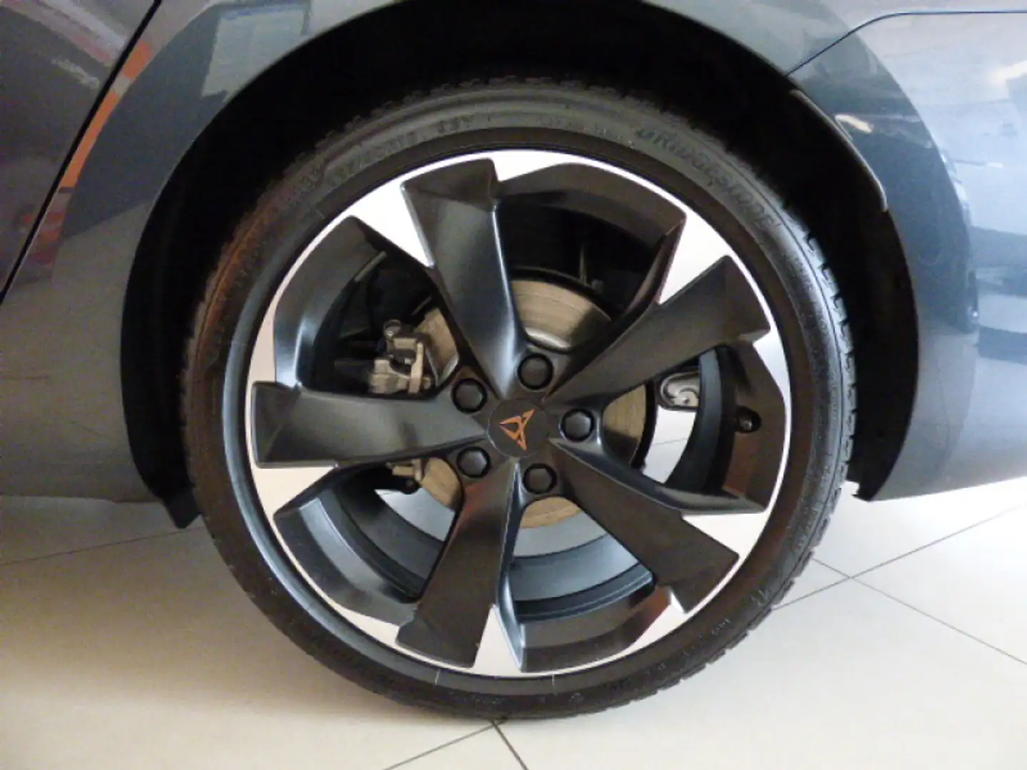 CUPRA Leon Leon Sportstourer 1,4 TSI e-HYBRID Navi AHK Grijs - 2
