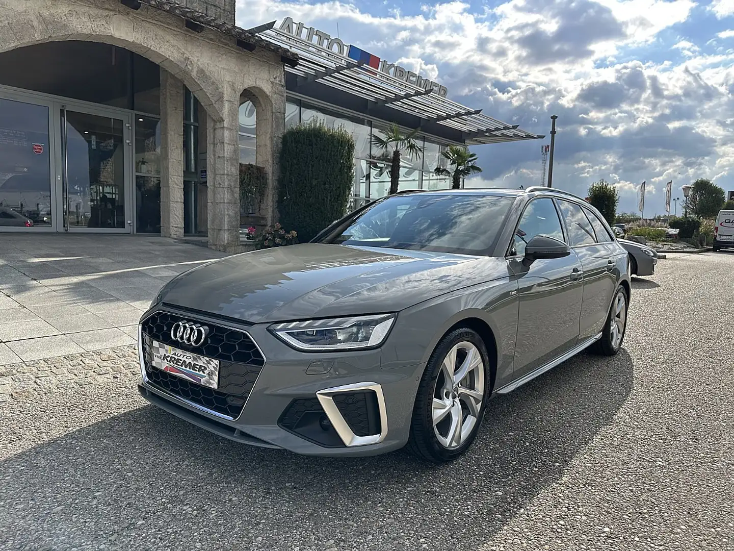 Audi A4 Avant 40 TDI 3xS-line S-tronic/360°/ACC/TWA/SHA... Grau - 2