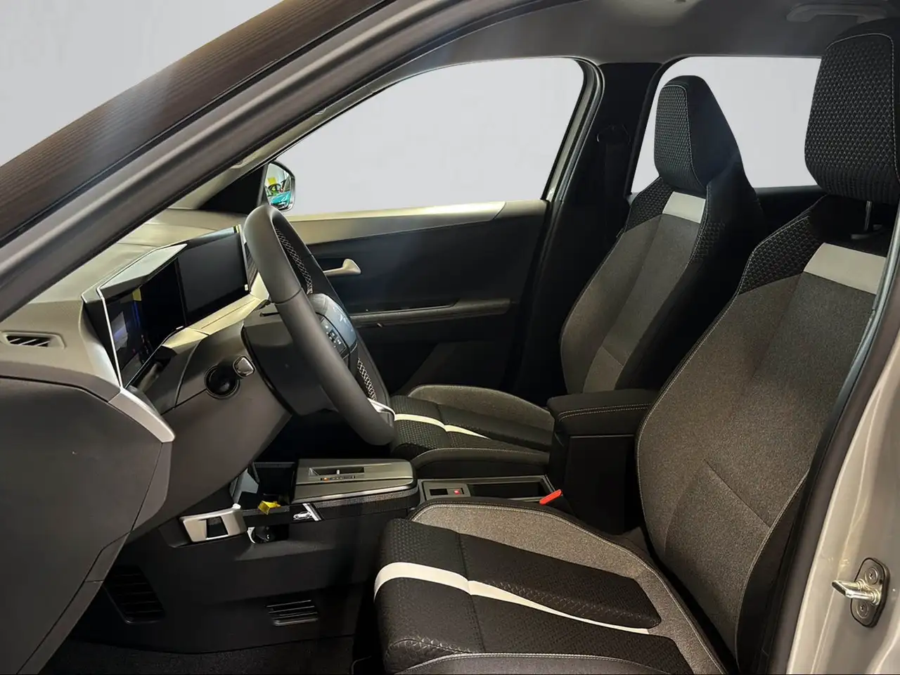 Opel Frontera Ultimate 145PS MHEV 9