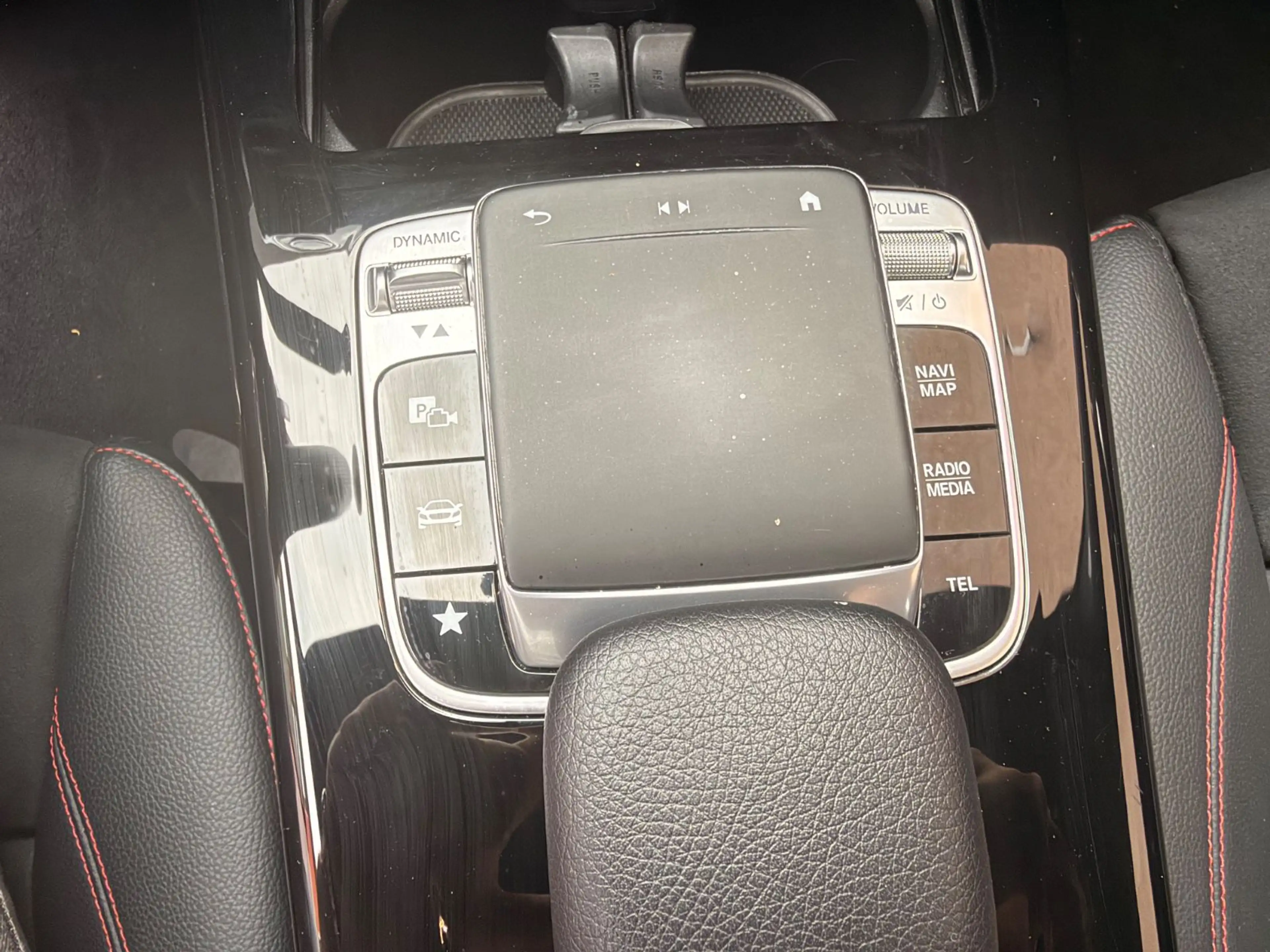 Mercedes-Benz A 250 AMG LINE+AUT+KAMERA+LED+NAVI — photo 12
