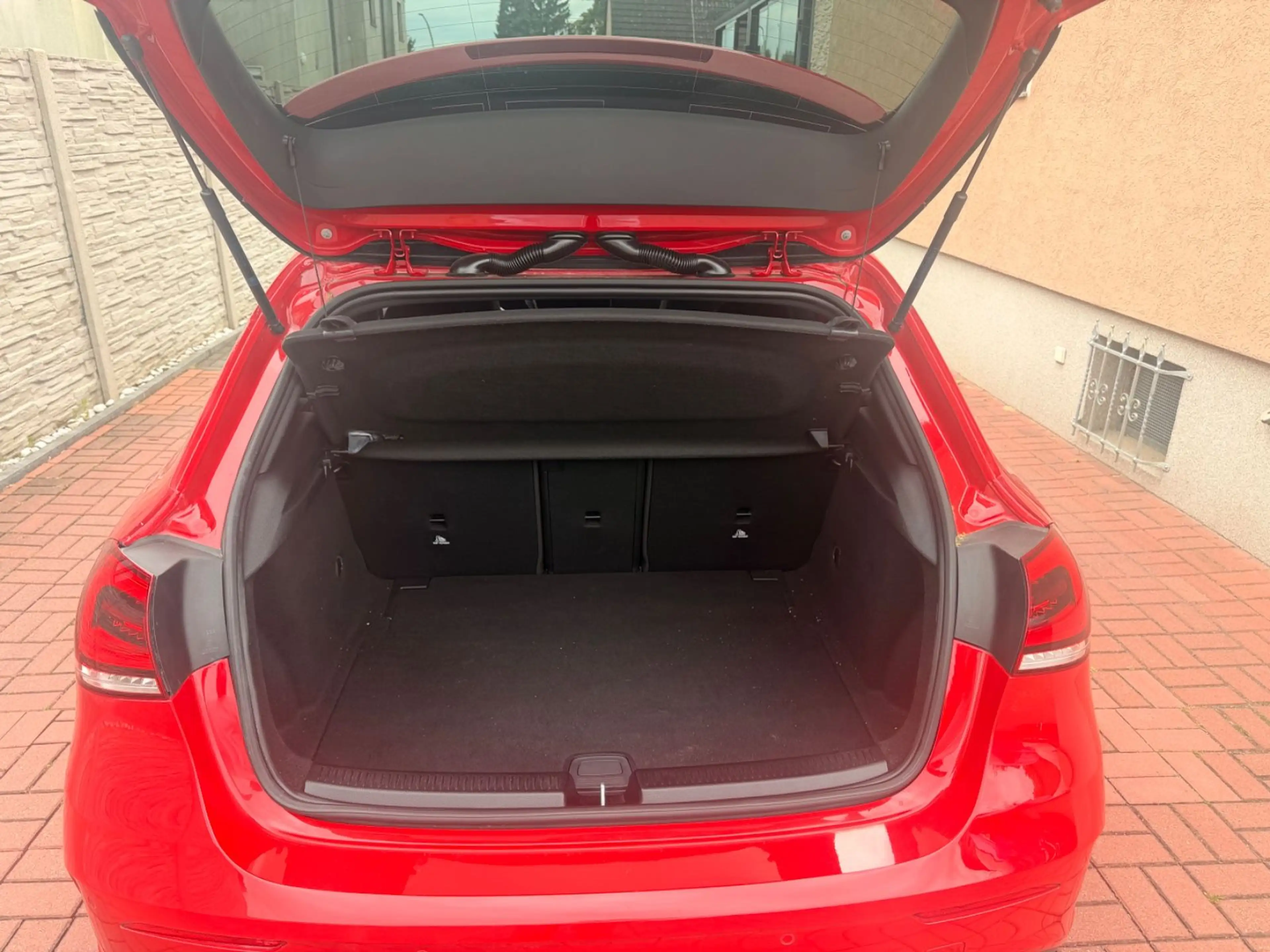 Mercedes-Benz A 250 AMG LINE+AUT+KAMERA+LED+NAVI — photo 7