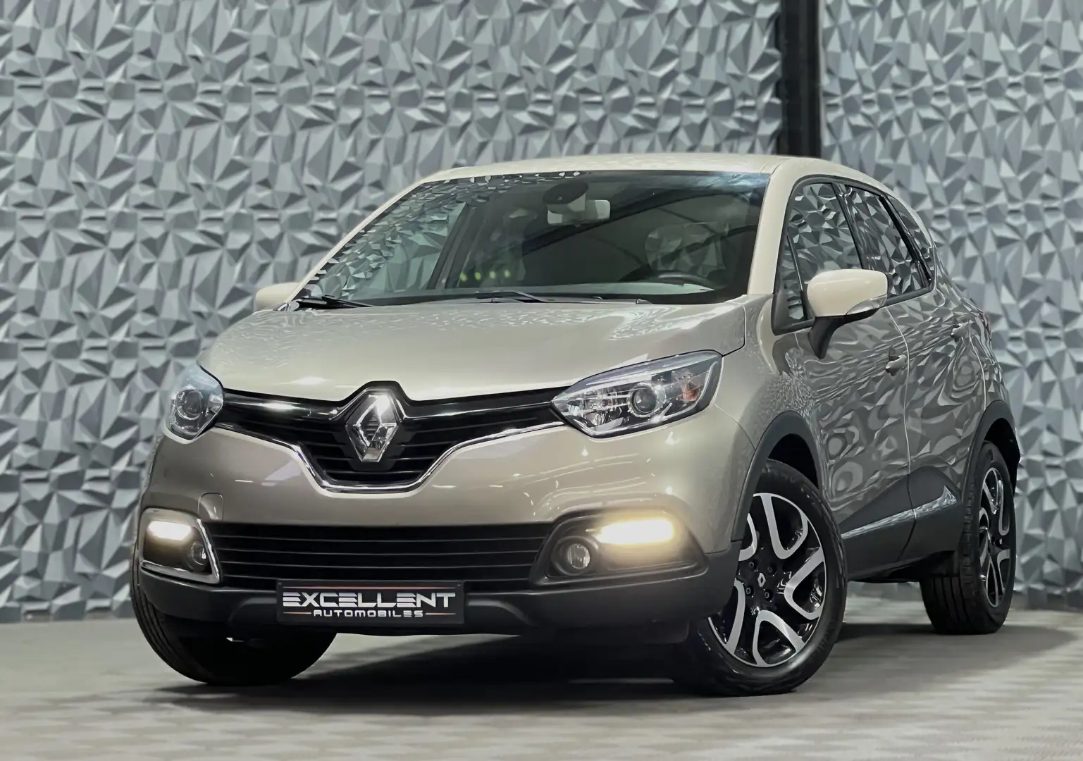 Renault Captur 1.5 dCi/LED/BLUETOOTH/GPS/JANTES/PDC/GARANTIE 12 M Beige - 1