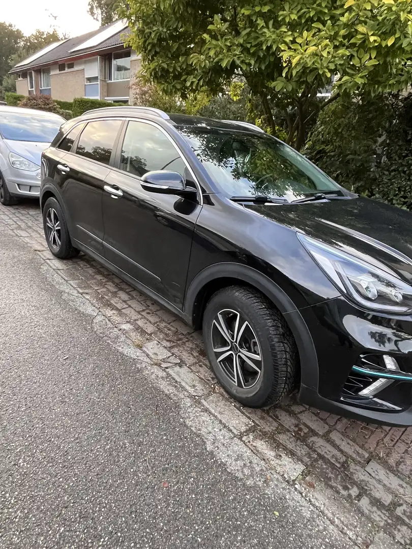 Kia Niro ExecutiveLine 64 kWh Zwart - 2