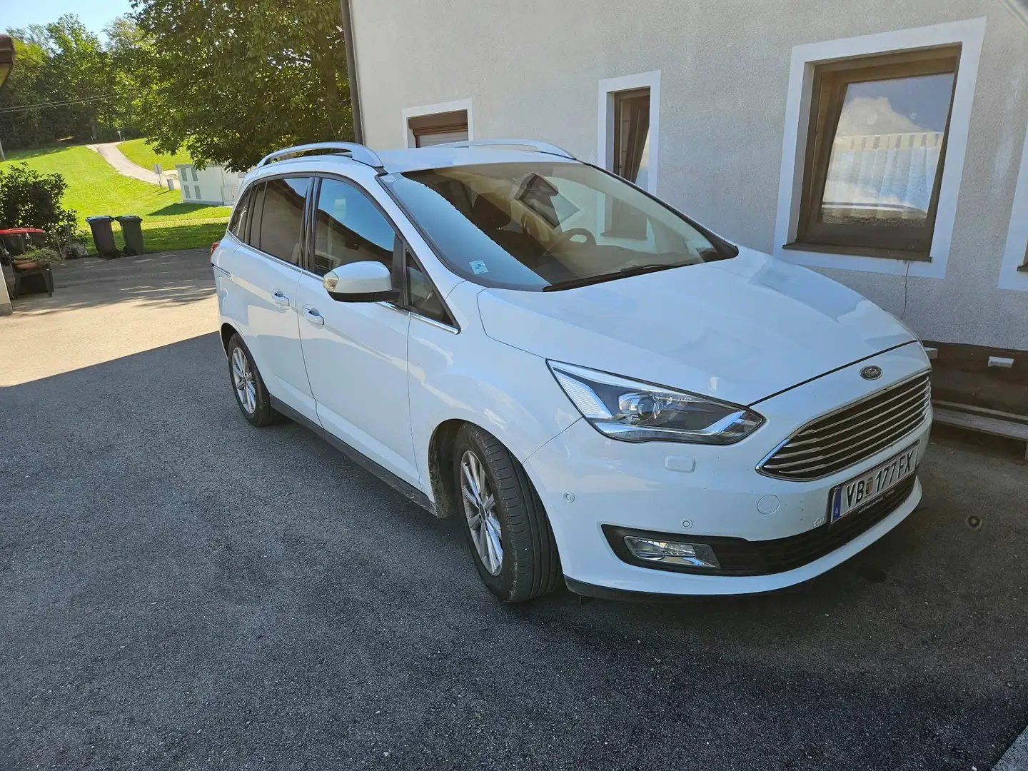 Ford C-Max C-MAX Titanium 1,0 EcoBoost Titanium Weiß - 1