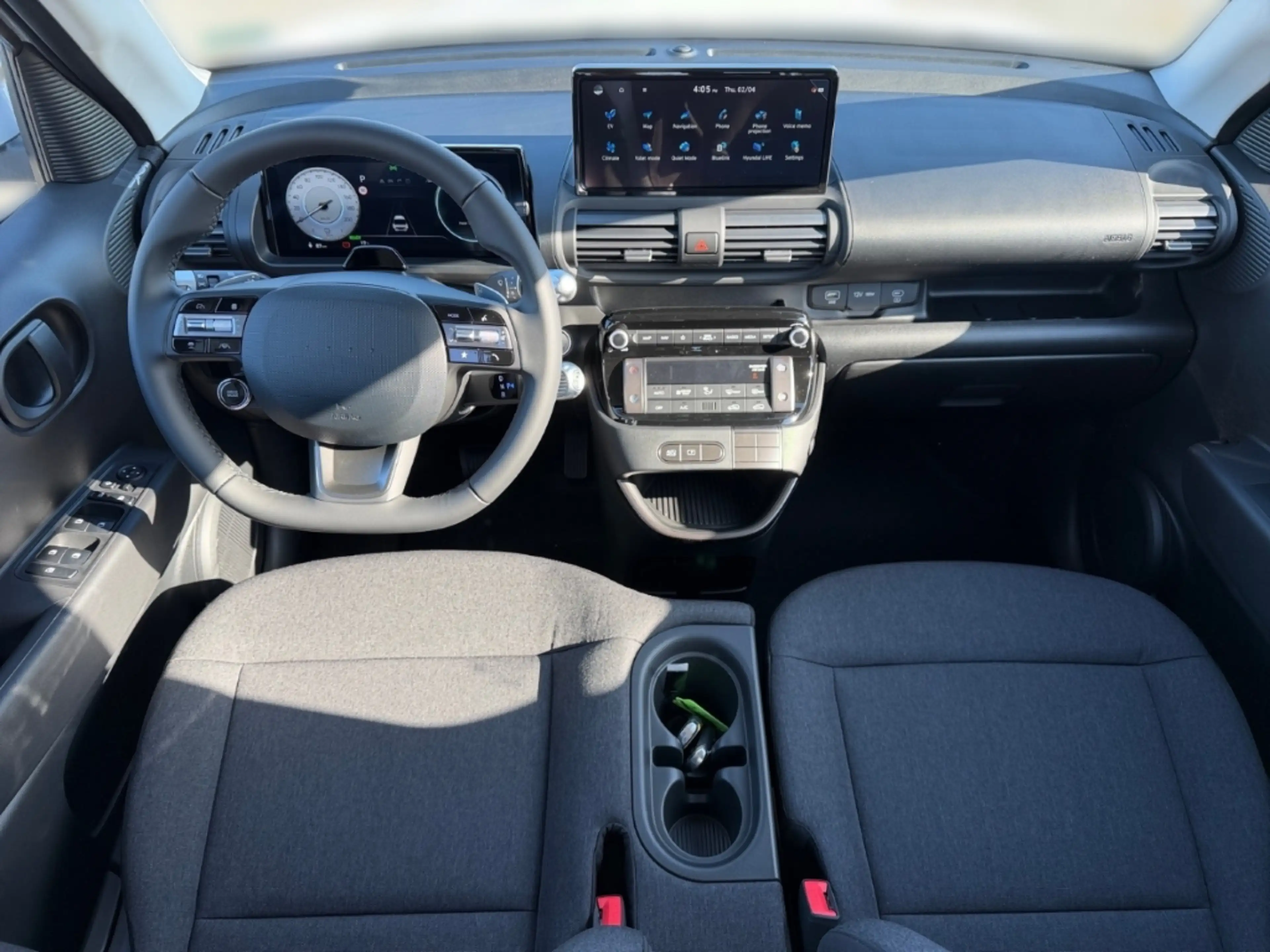 Hyundai Inster Elektro 71 kW FWD Select Navi ACC Apple CarPlay An — photo 11