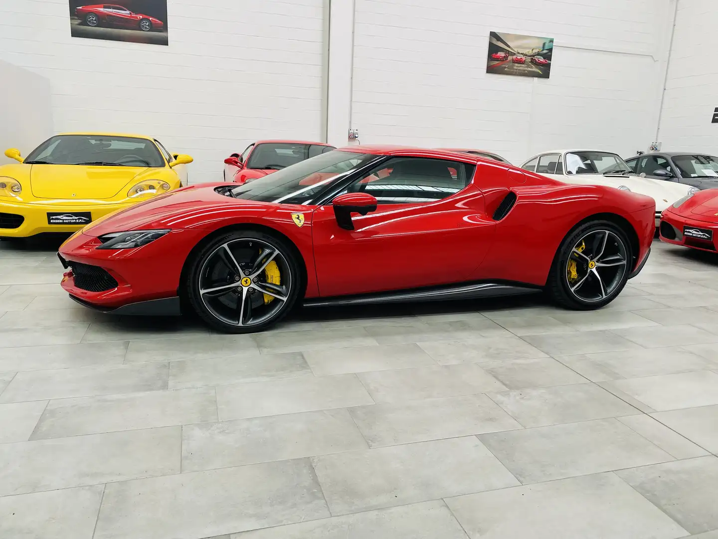Ferrari 296 GTB VETTURA  PRONTA CONSEGNA ITALIANA KM 520 - 1