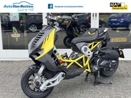 Italjet Dragster 200, Akrapovic uitlaat, Malossi koppeling