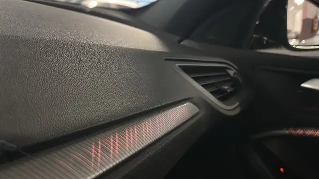 BMW 1 Series view 28