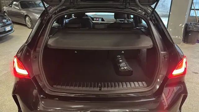 BMW 1 Series view 11