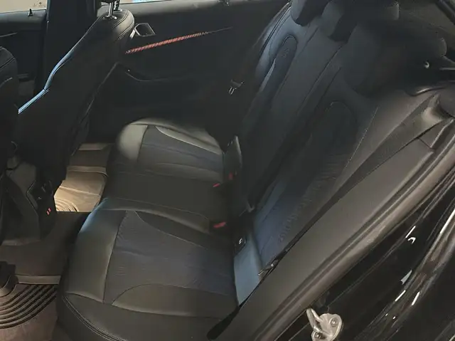 BMW 1 Series view 13