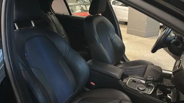 BMW 1 Series view 14