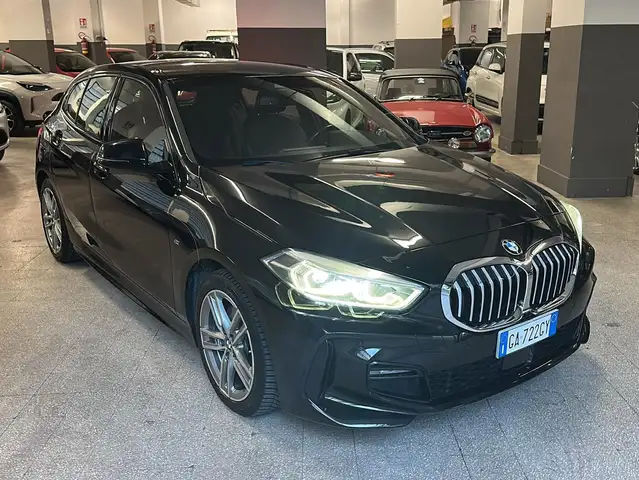 BMW 1 Series view 4
