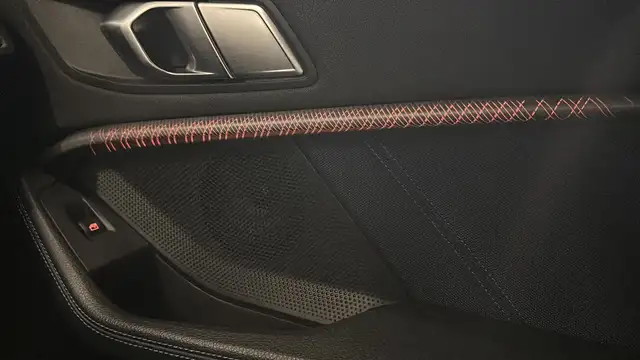 BMW 1 Series view 27