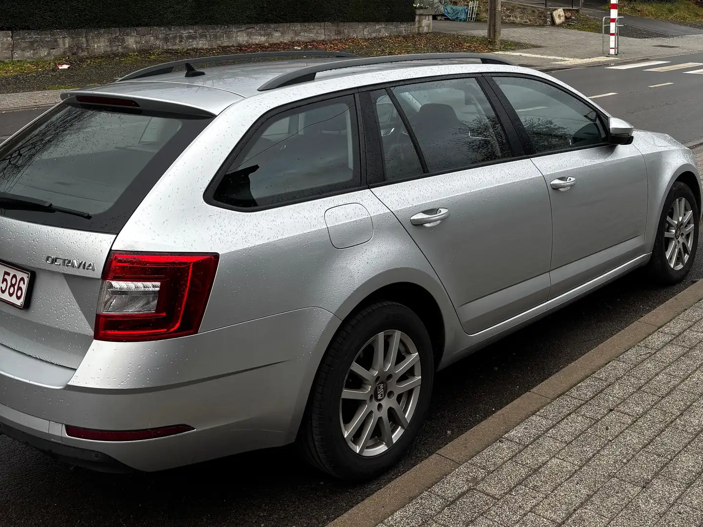 Skoda Octavia Octavia SW 1.0 TSI Style Grijs - 2