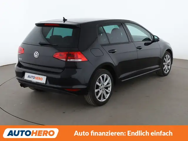 Volkswagen Golf view 6