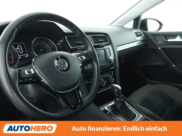 Volkswagen Golf view 11