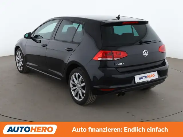 Volkswagen Golf view 4