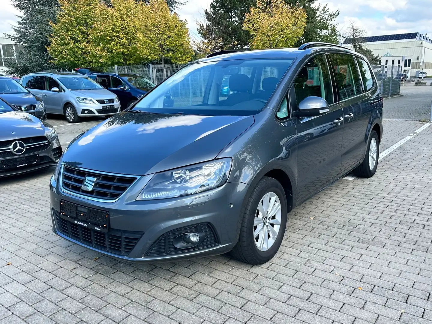 SEAT Alhambra Style 2.0 TDI*DSG*7-Sitz*AHK*NAV*SHZ* Gris - 2