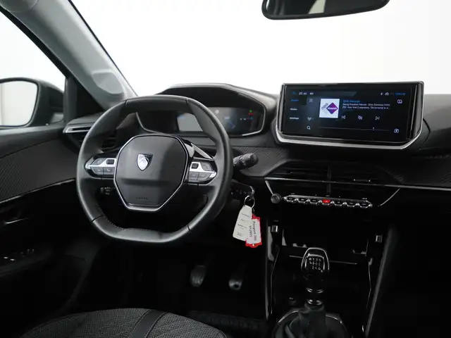 Peugeot 208 view 5
