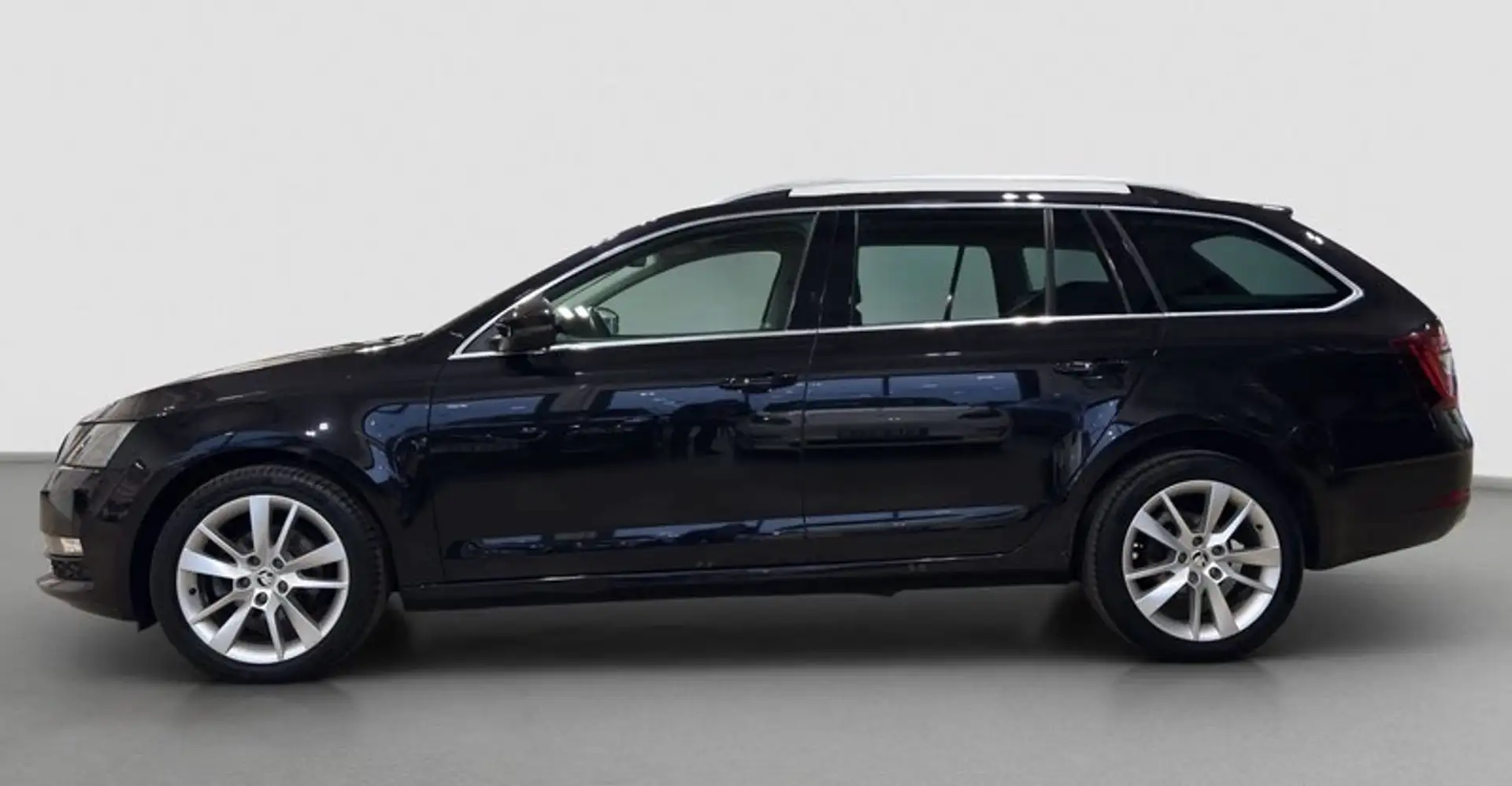 Skoda Octavia Combi Ambition Schwarz - 2