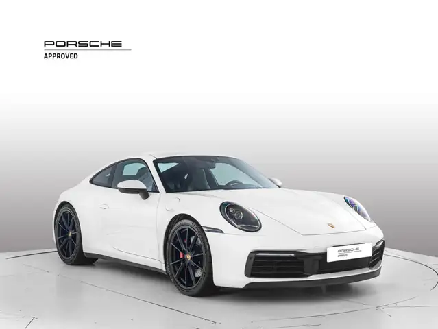 Porsche 911 view 7