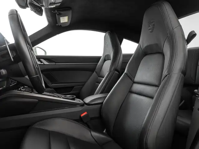 Porsche 911 view 12