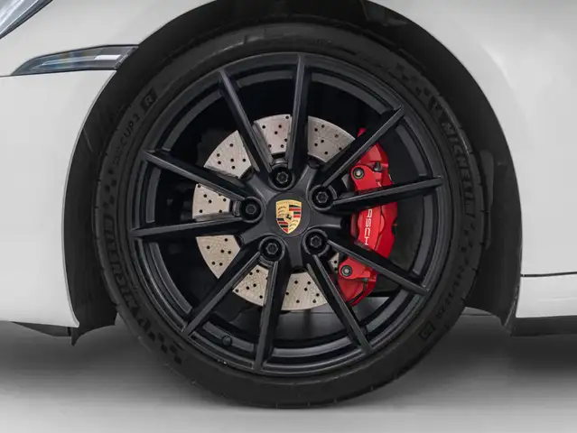 Porsche 911 view 9