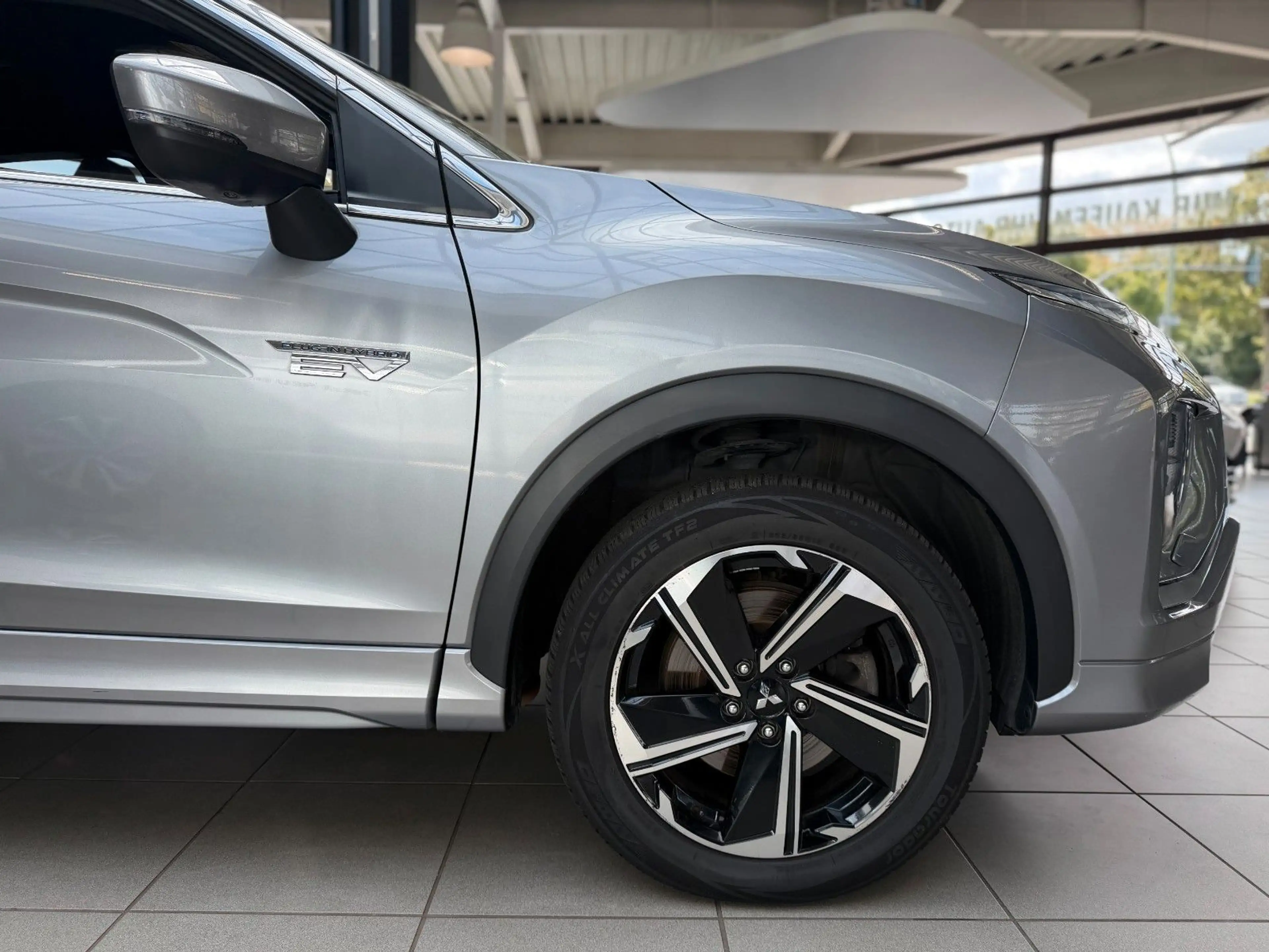Mitsubishi Eclipse Cross Plus Hybrid 4WD Automatik — photo 8