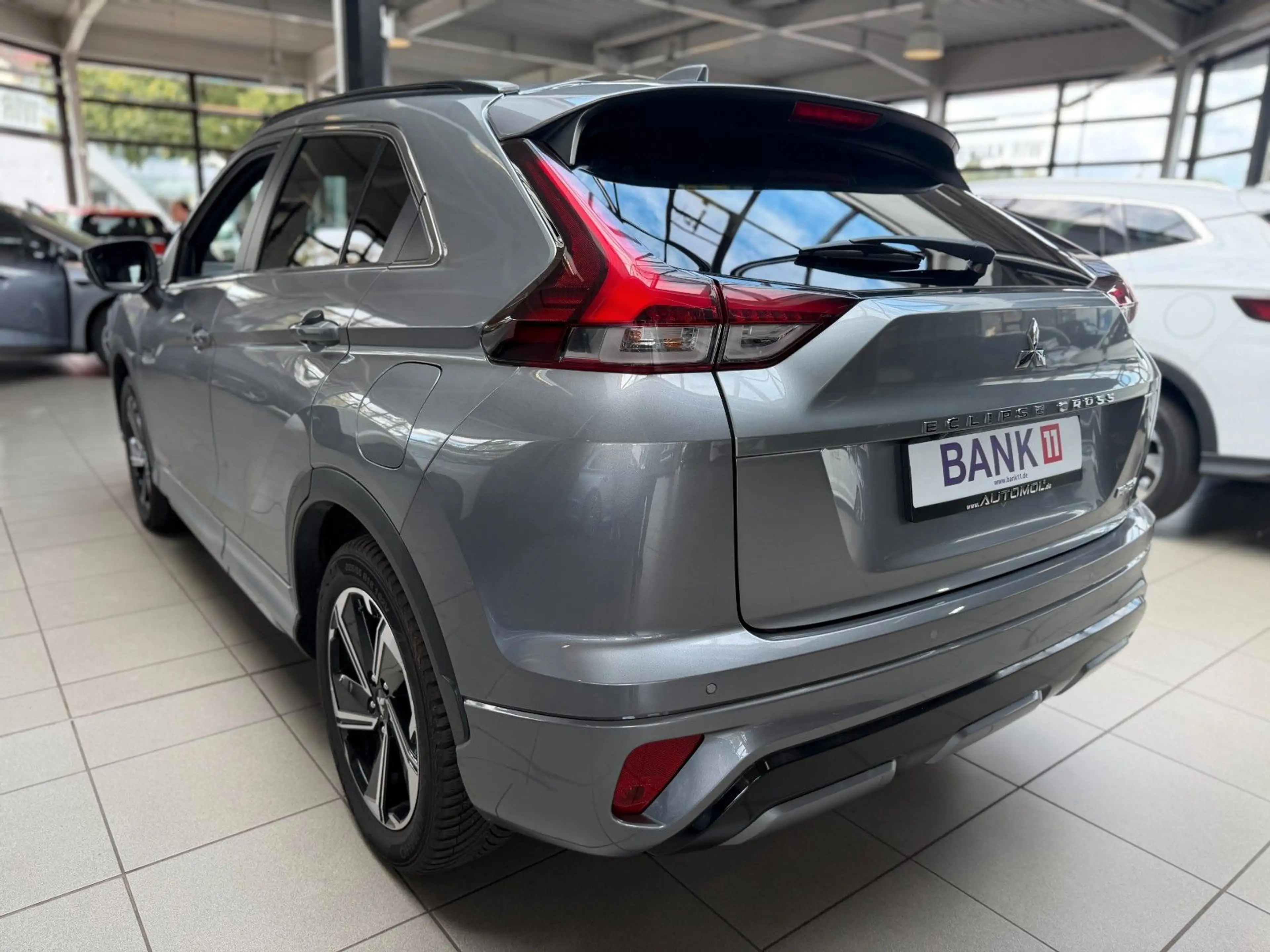 Mitsubishi Eclipse Cross Plus Hybrid 4WD Automatik — photo 4