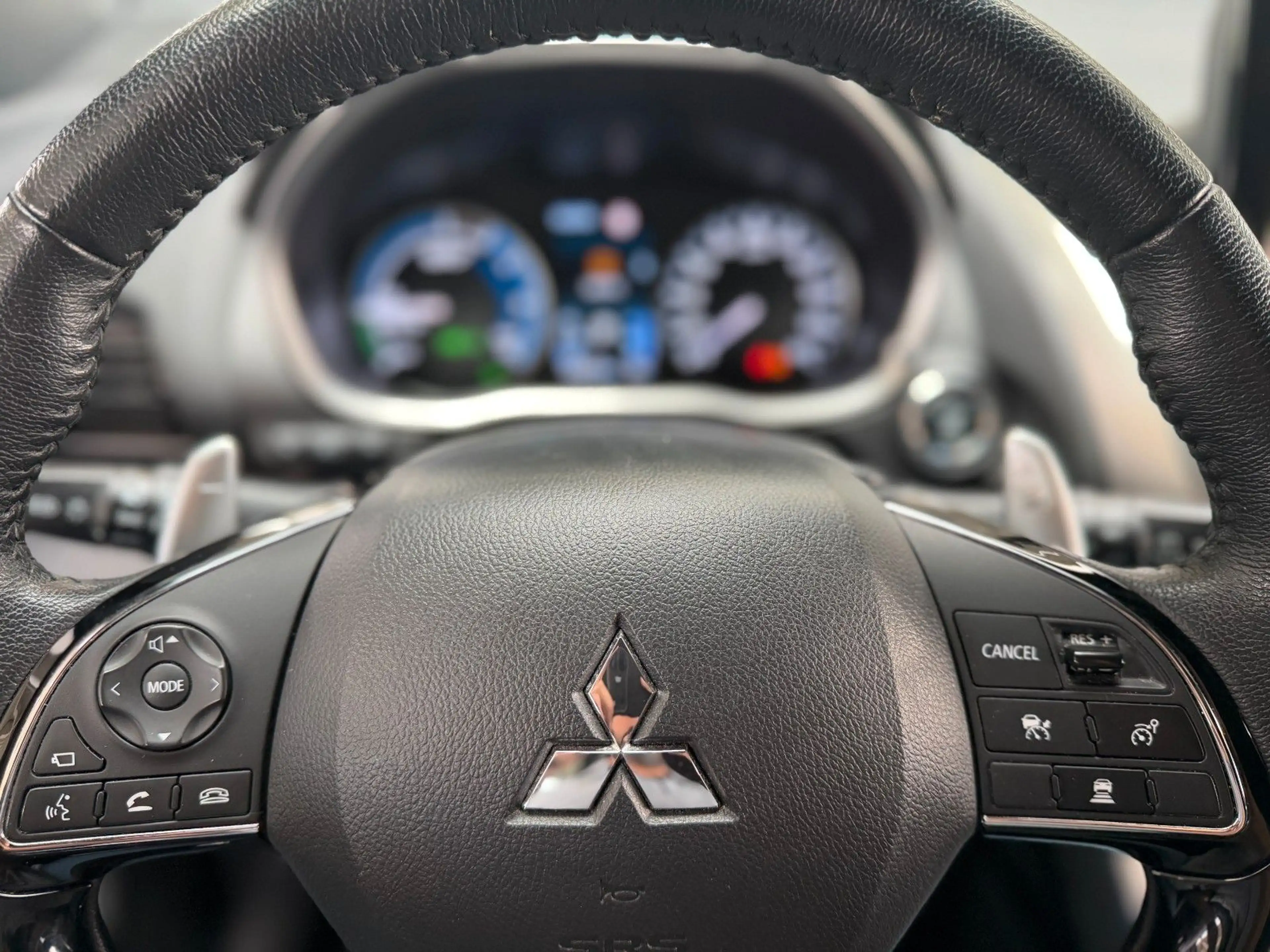 Mitsubishi Eclipse Cross Plus Hybrid 4WD Automatik — photo 10